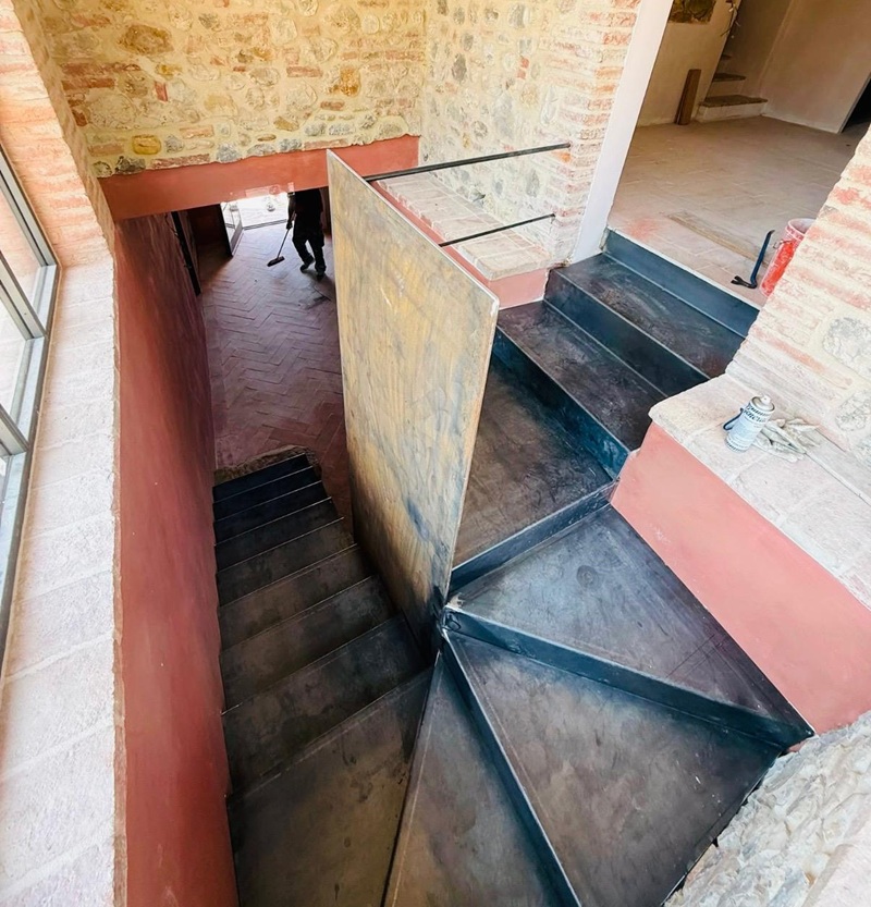 Soppalco e struttura in carpenteria metallica montati a Panicale